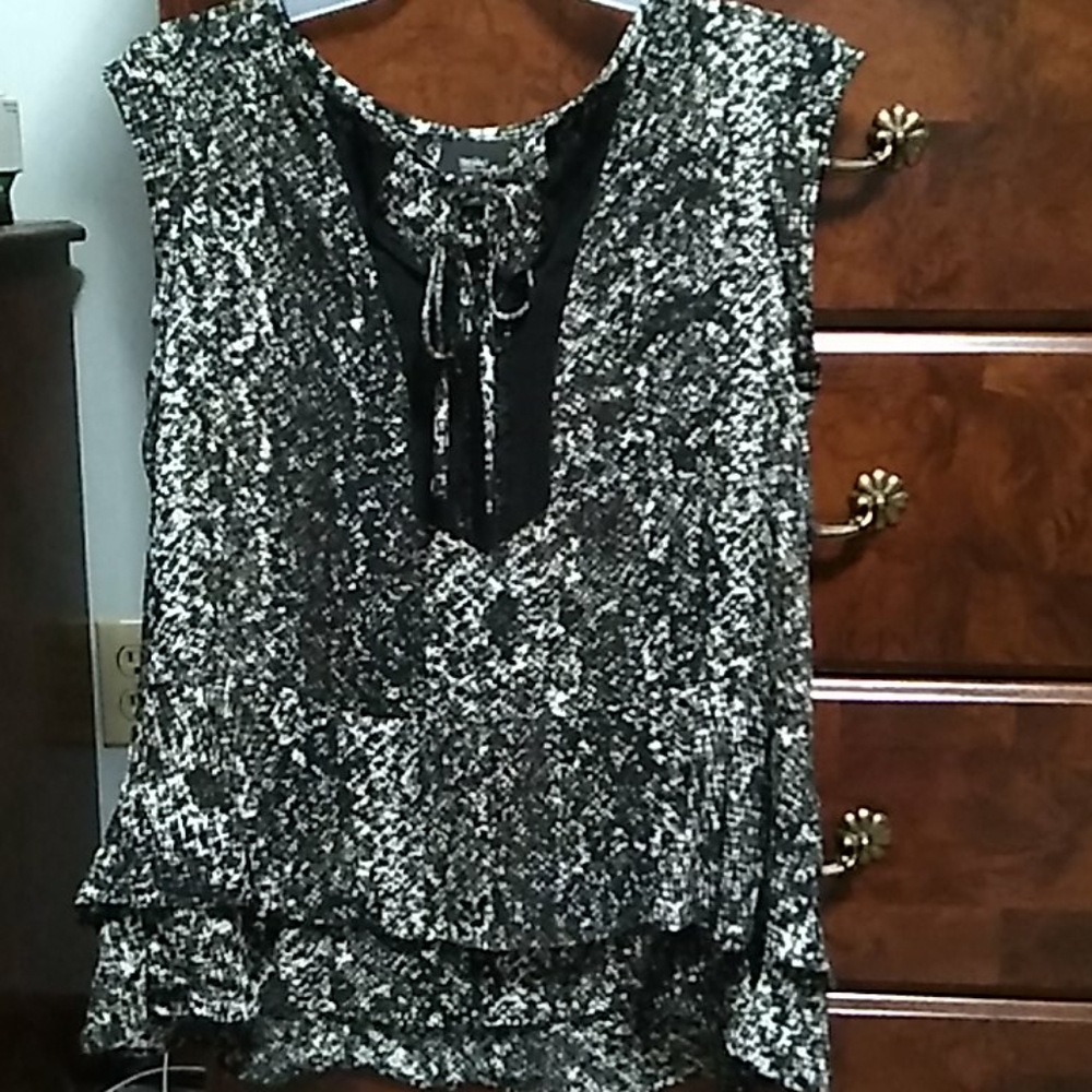 Mossimo sleeveless top